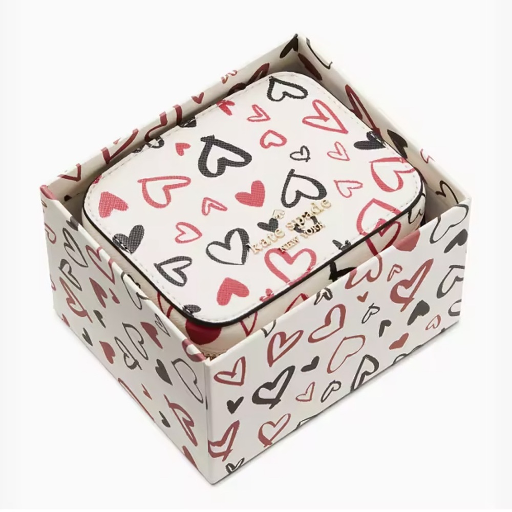 Kate Spade boxed jewelry holder in Staci Scribbled Hearts ♠️♥️